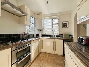 Kitchen- click for photo gallery